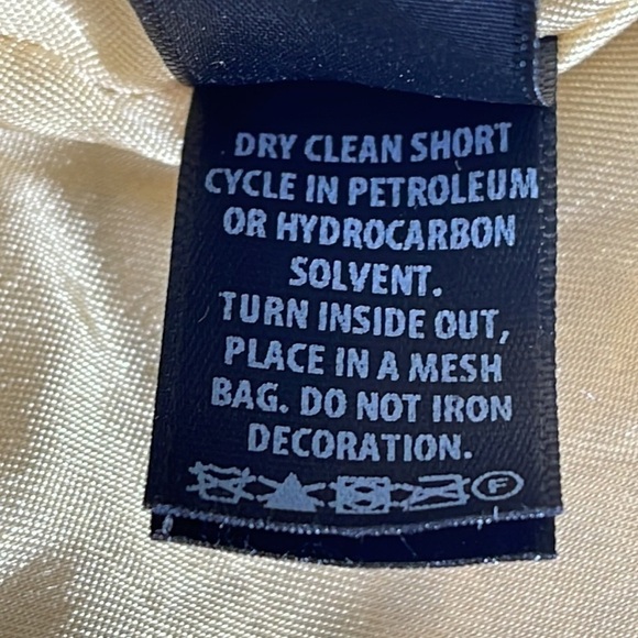 St. John gold sleeveless sheath dress with sequin accents - NWT - 6 - Picture 10 of 11